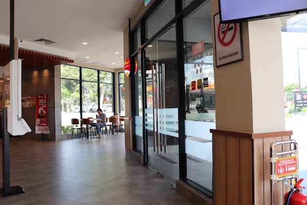 KFC Cyber Valley DT - Photo 1