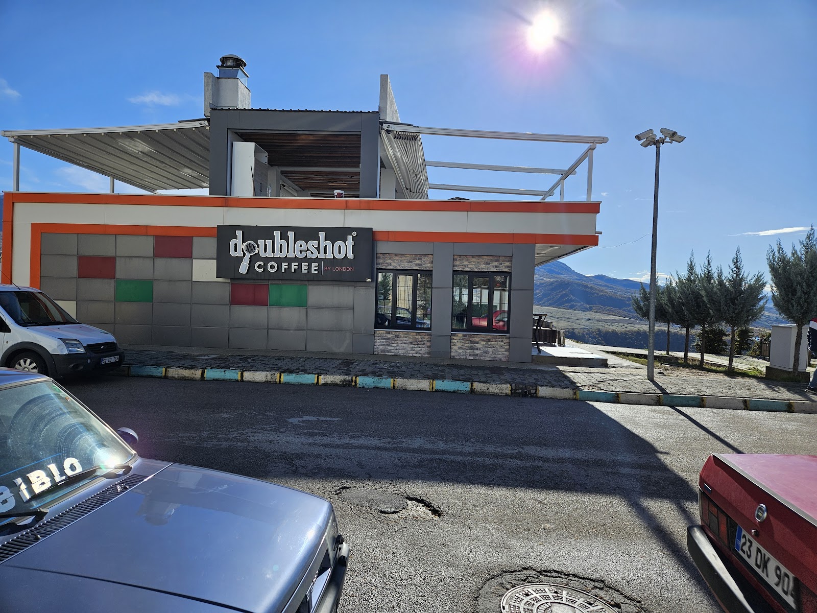 Doubleshot cafe mekanı