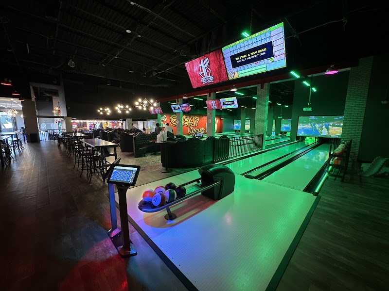 1UP Entertainment + Social — Bowling Alley in Tampa