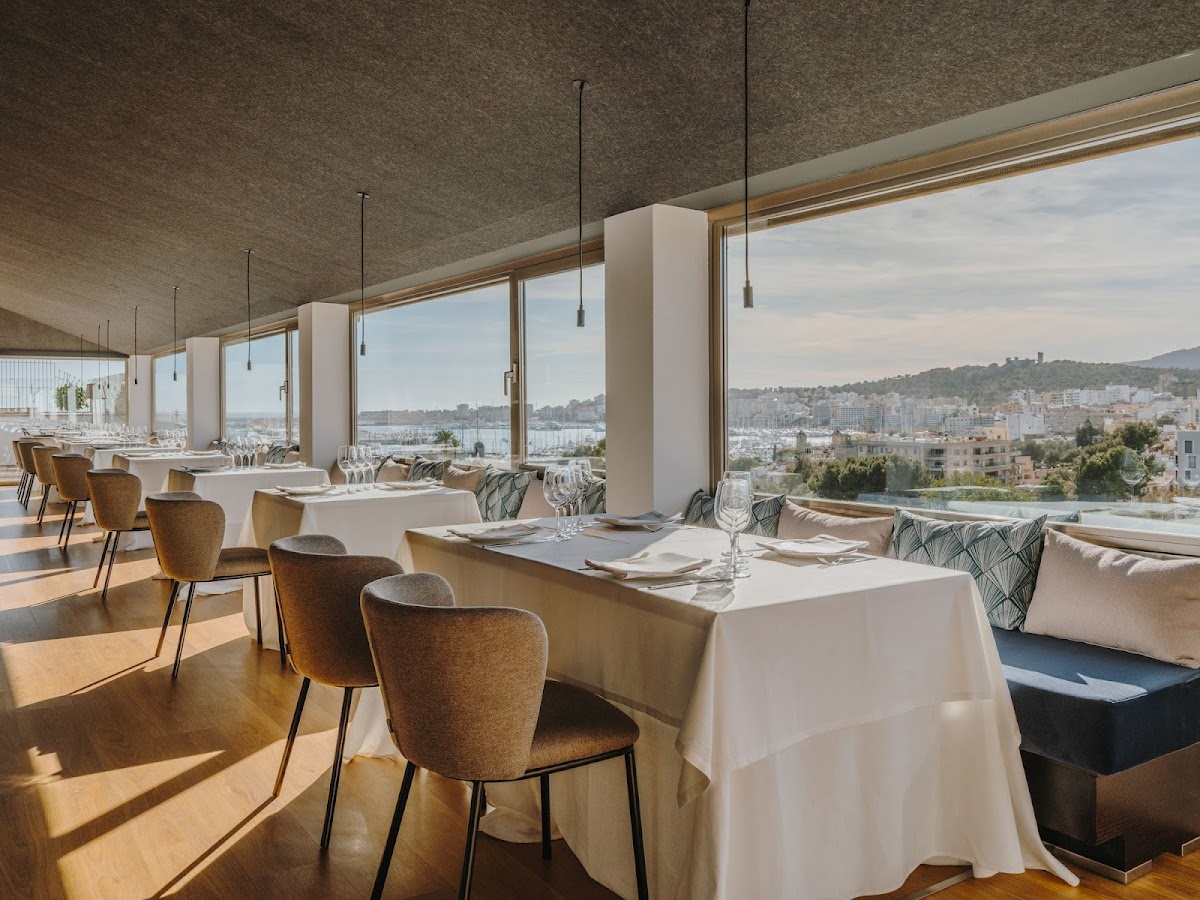 L'Àtic Restaurant. Hotel saratoga in mallorca