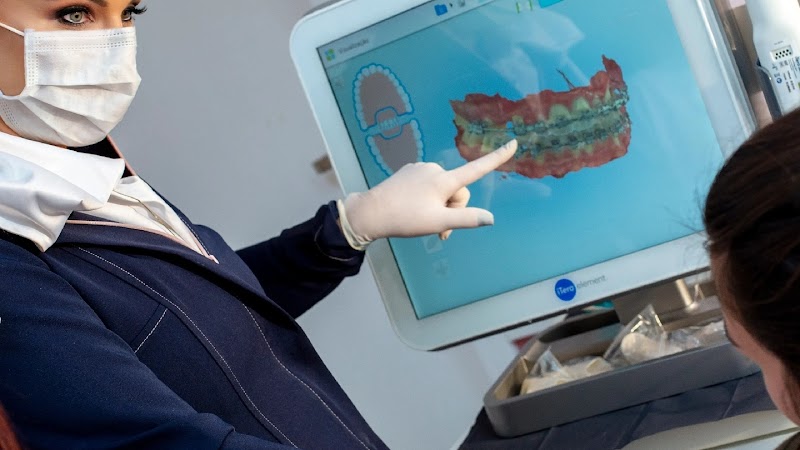 Drª Raquel Steinwandter - Dentista - foto 2