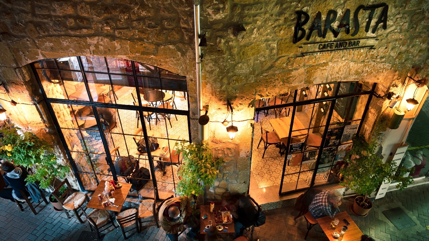 Barasta Cafe and Bar mekanı