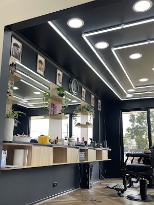 Wolf Barber Sunshine North photo 3