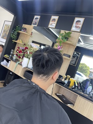 Wolf Barber Sunshine North