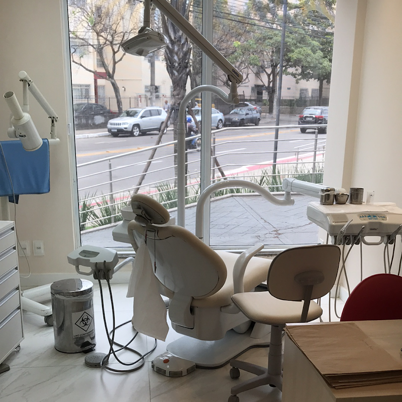 Cirurgiã dentista Dra Vanessa Camargo Frison