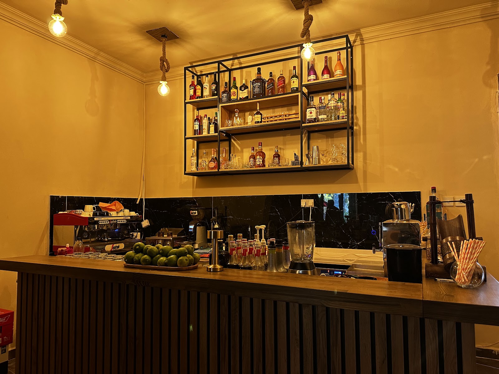 Green Mile Cafe Bar mekanı