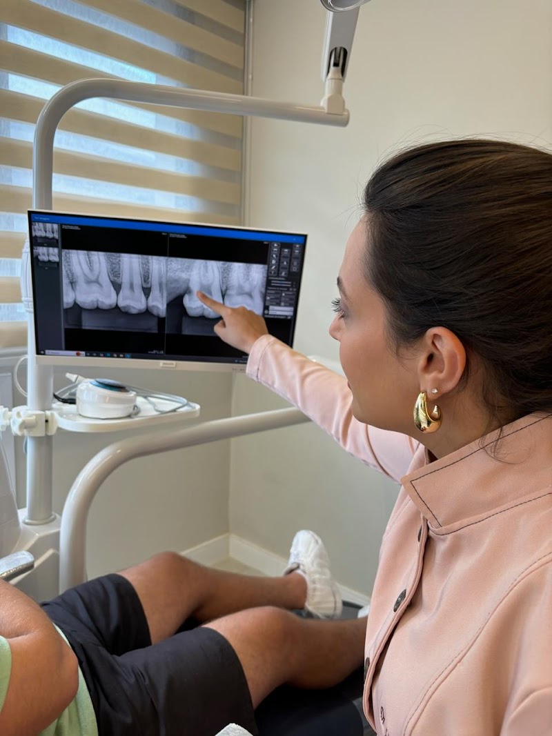 Dra Lívia Gonçalves | Dentista Tijuca - foto 2