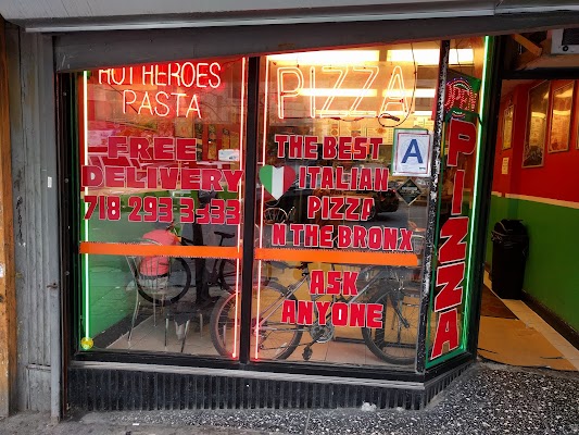Loja's Pizza