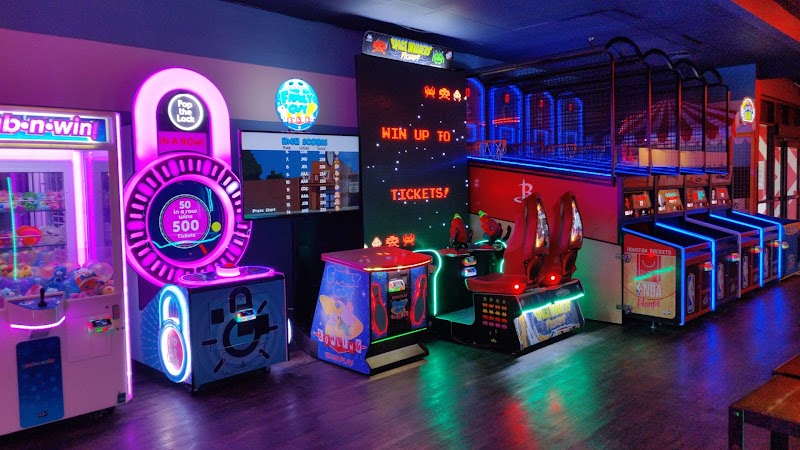 Bowlero Willowbrook photo 3