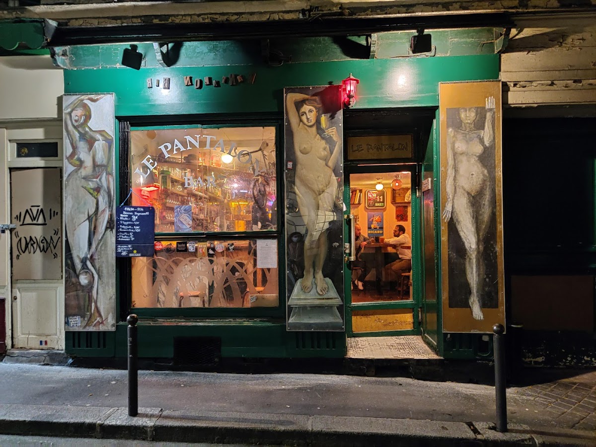 Le Pantalon, vue extérieure