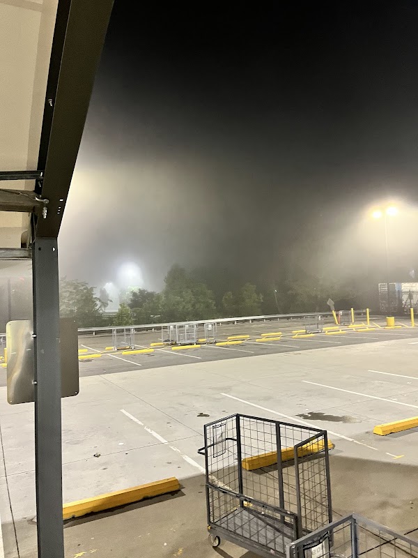 AMAZON SKY2 GROCERY exterior