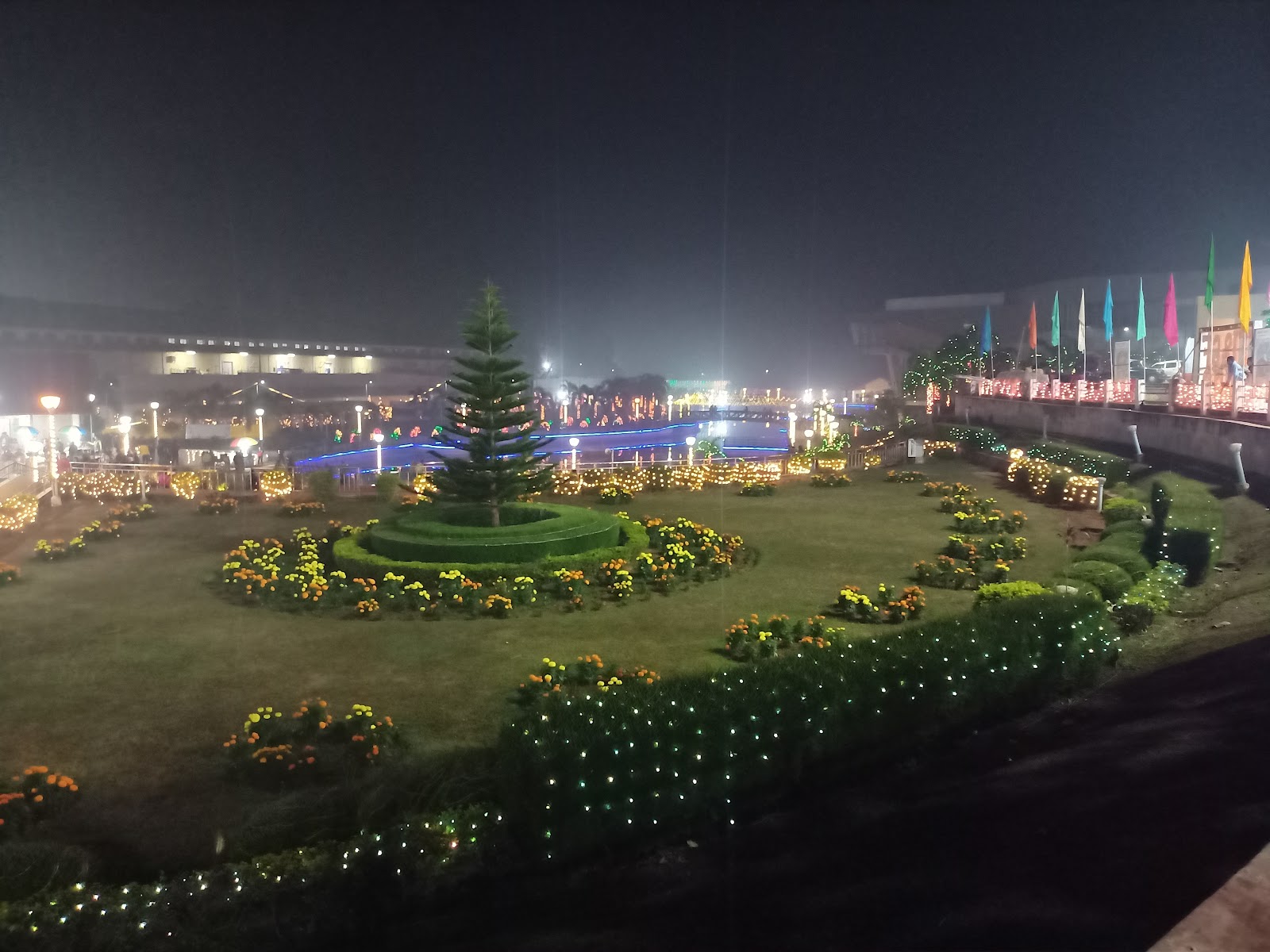 International Indoor Exhibition Centre photo 2
