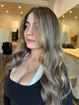 Mishka Hair Co Brighton photo 3