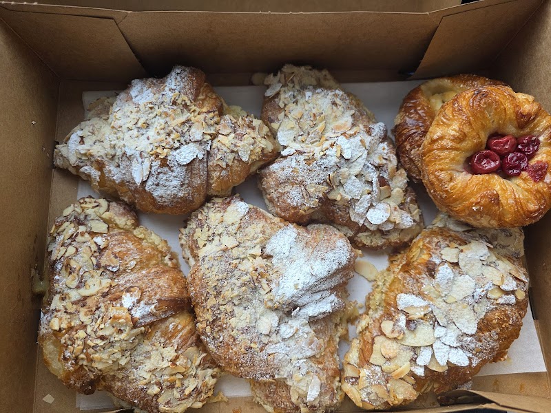 Izzio Bakery Central Market photo 3