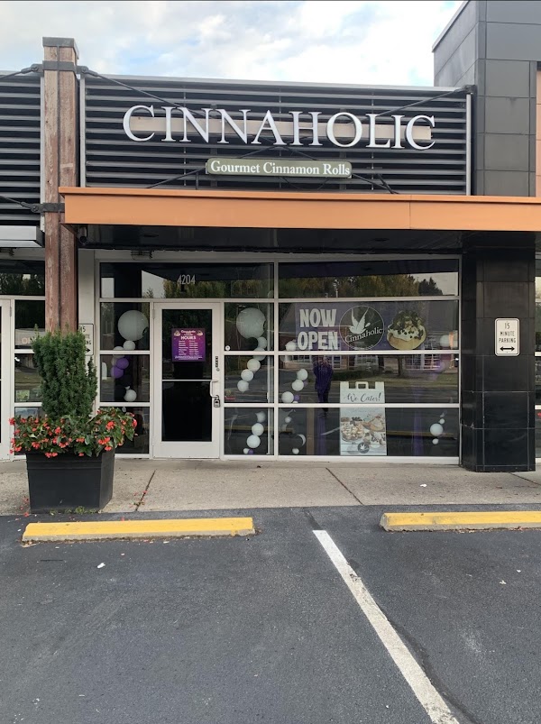 CINNAHOLIC exterior