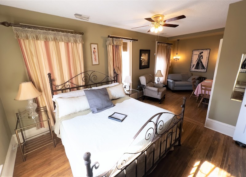 Whispering Pines Bed & Breakfast - Photo 5