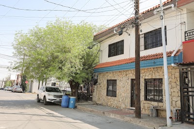 ANTIQUE Guest House Fundidora