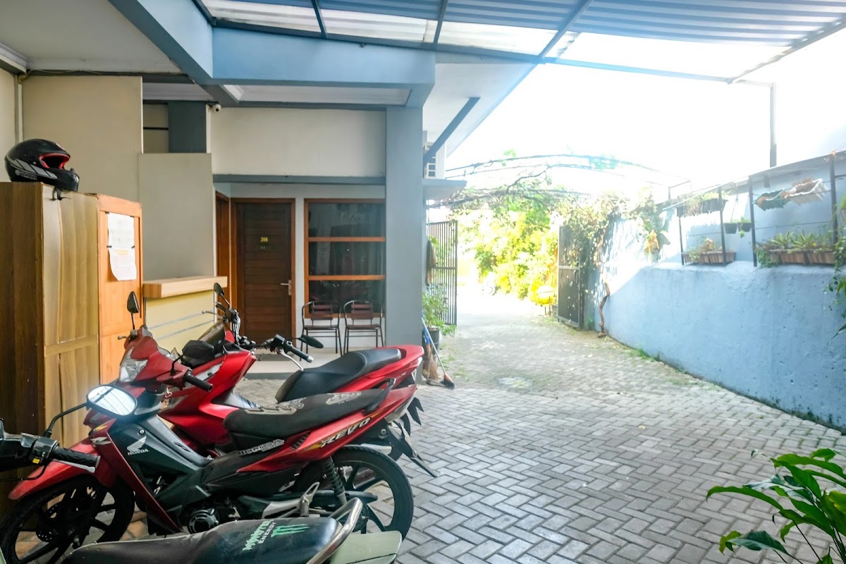 RedDoorz @ Jalan Kedawung