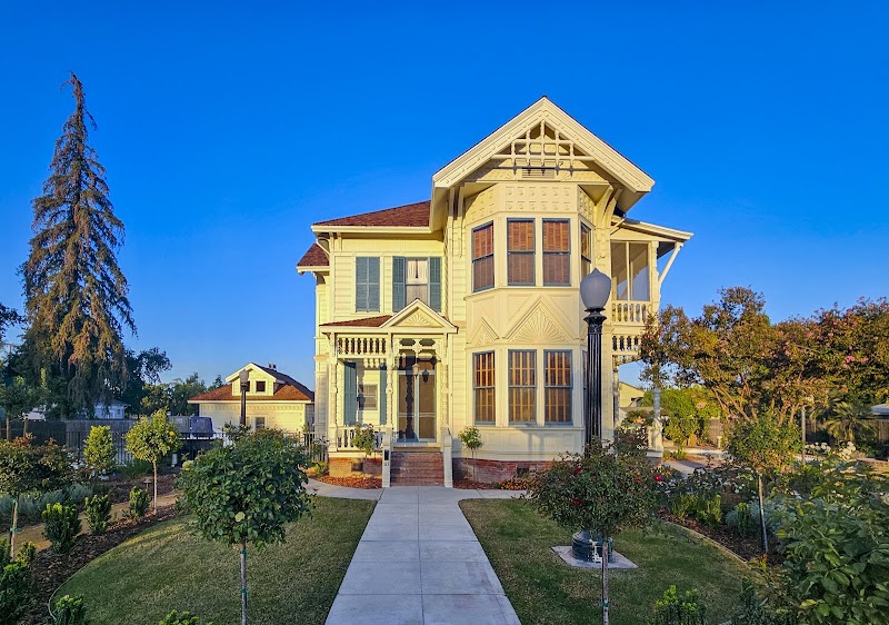 JD Hyde Historic Inn