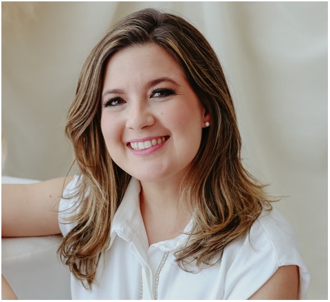 Dra. Camila Ferraz | Ortodontia, Odontopediatria e Estética