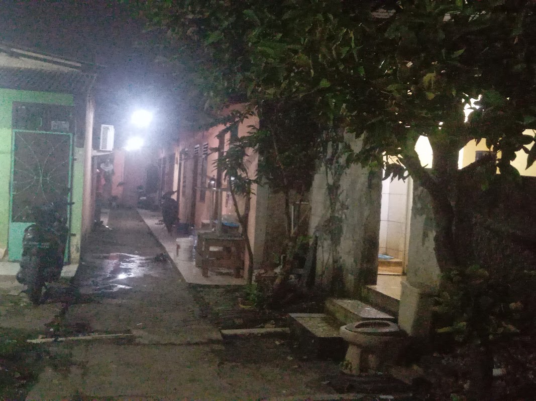 Kontrakan bang leo 2,samping gudang kaca
