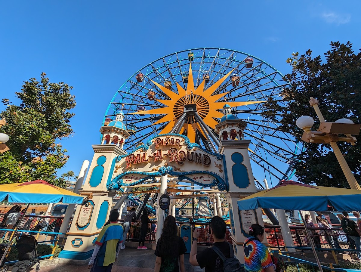 Pixar Pal-A-Round - Swinging