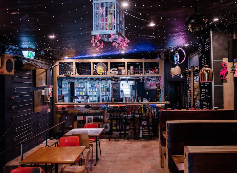 Wings And Tins Newcastle