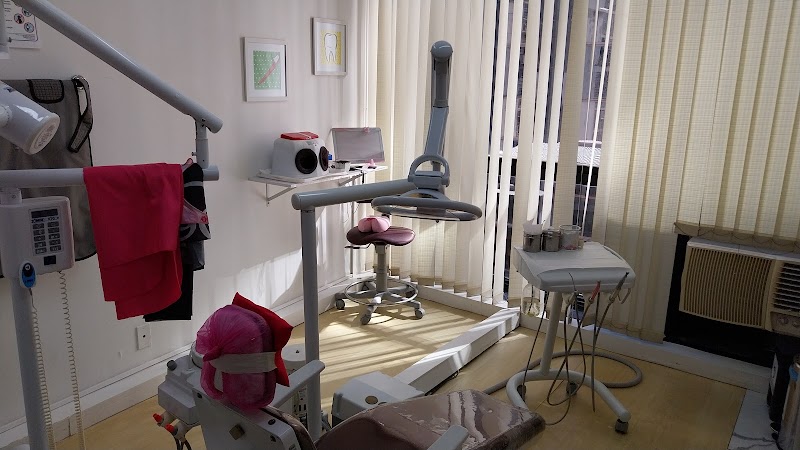 Dra.Cristina Damazio Pereira Cirurgiã - Dentista