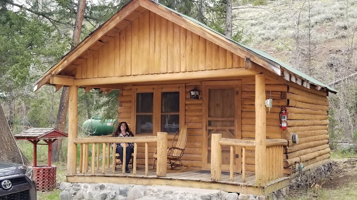 Shoshone Lodge & Guest Ranch