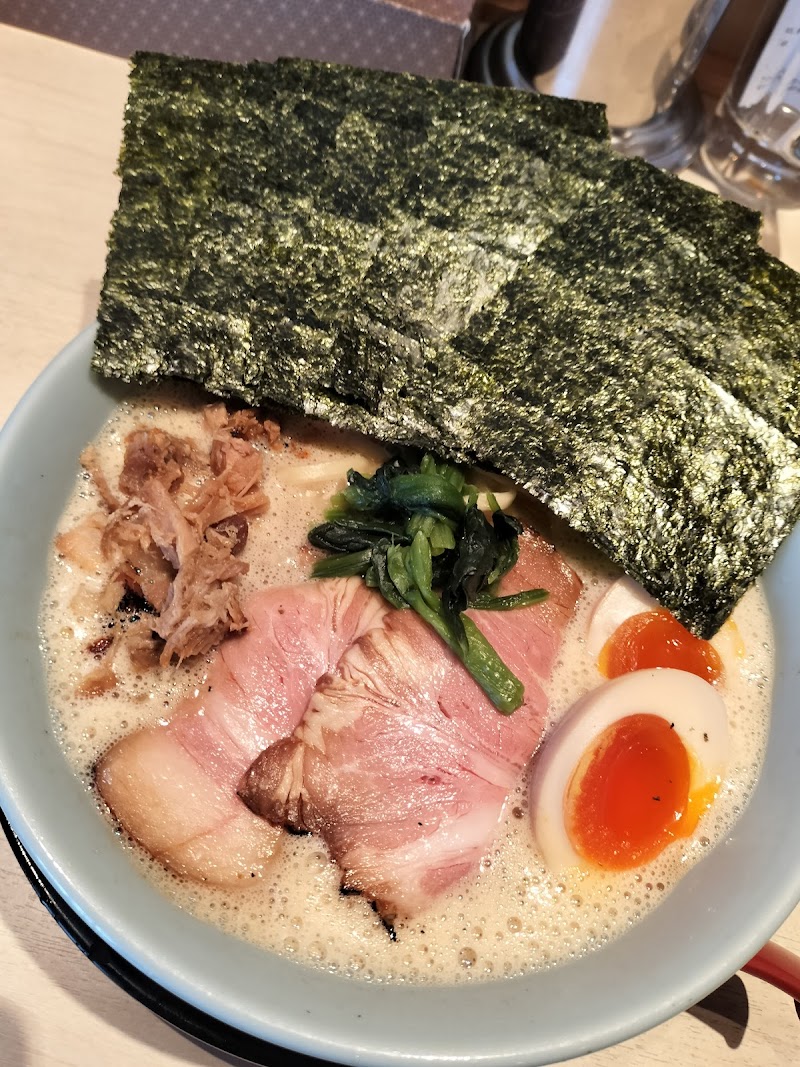 「泡」家系ラーメン 薩摩家 伊丹店 写真4