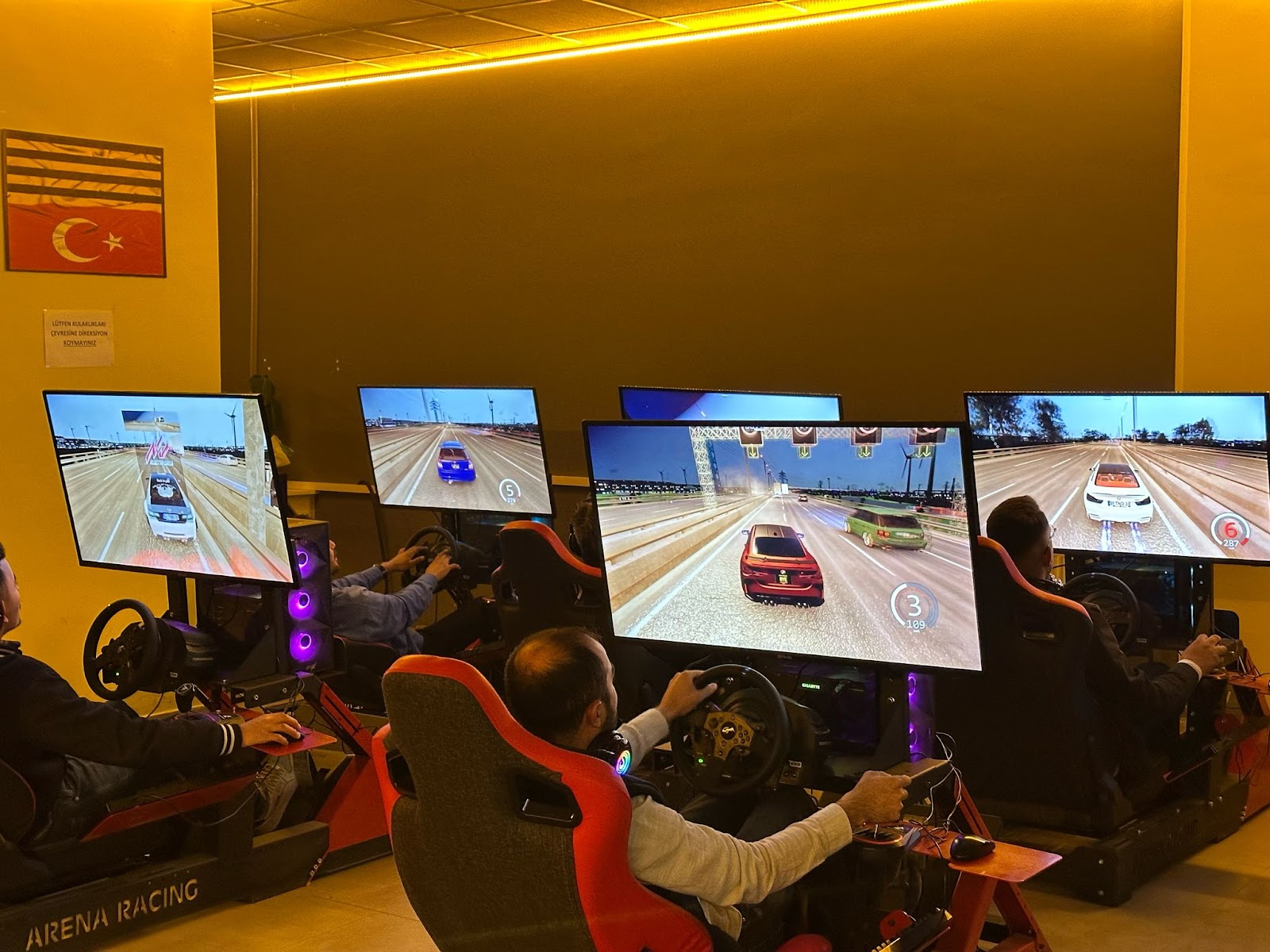 ARENA SİMRACİNG & PLAYSTATİON mekanı