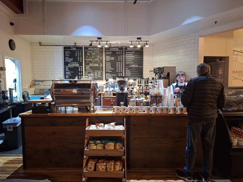 The Red Roaster Coffee & Eatery photo 3