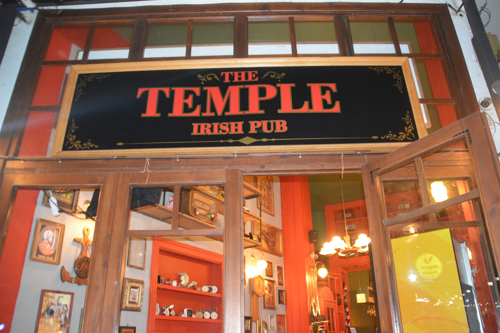 The Temple Irish Pub mekanı