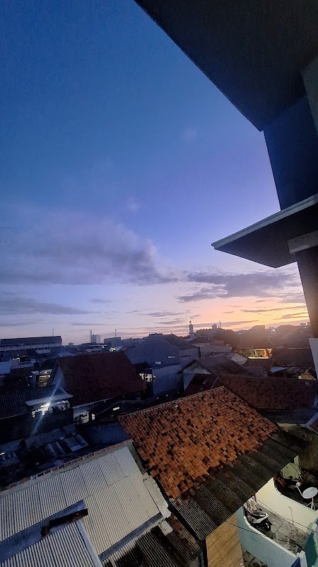 Kontrakan Momy Aurel