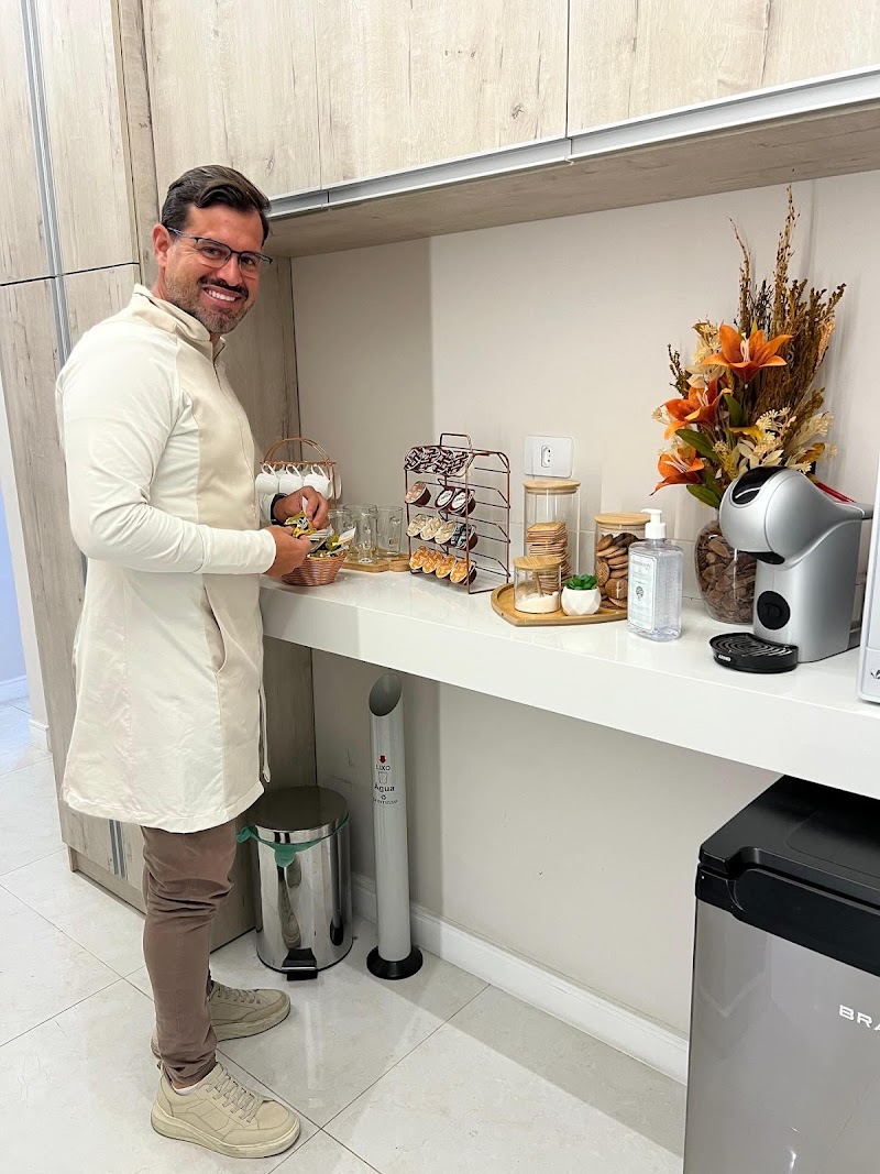 FM Odontologia | Dentista Campo Grande Rj | Lentes de Resina | Implante dentário | Endodontia microscópio | Dr. Fabiano Môro - foto 5