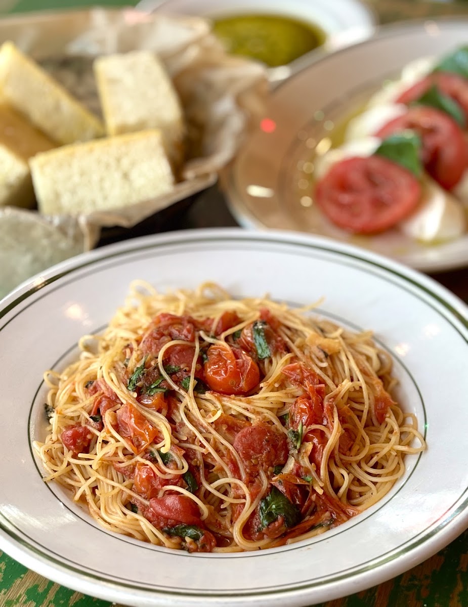 Mandola's Italian Kitchen atmosphere