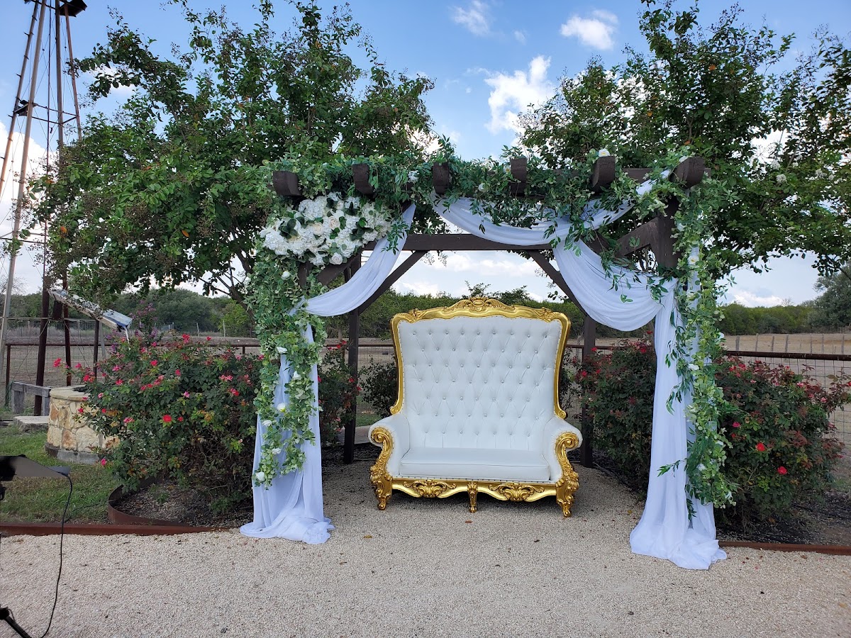 La Vie Event Rentals - Party, Event, and Wedding Rentals: Google Places image 4