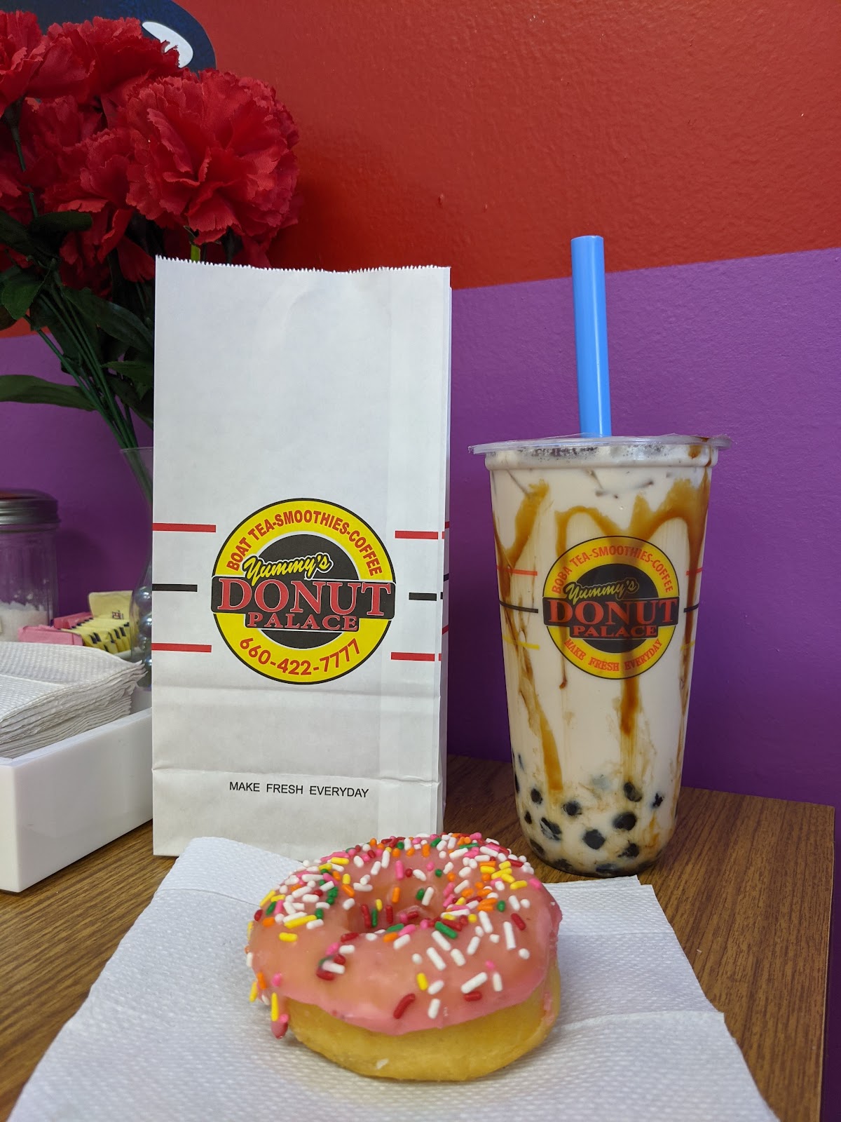 Yummy Donut Palace (boba tea, smoothie, coffee) photo 3