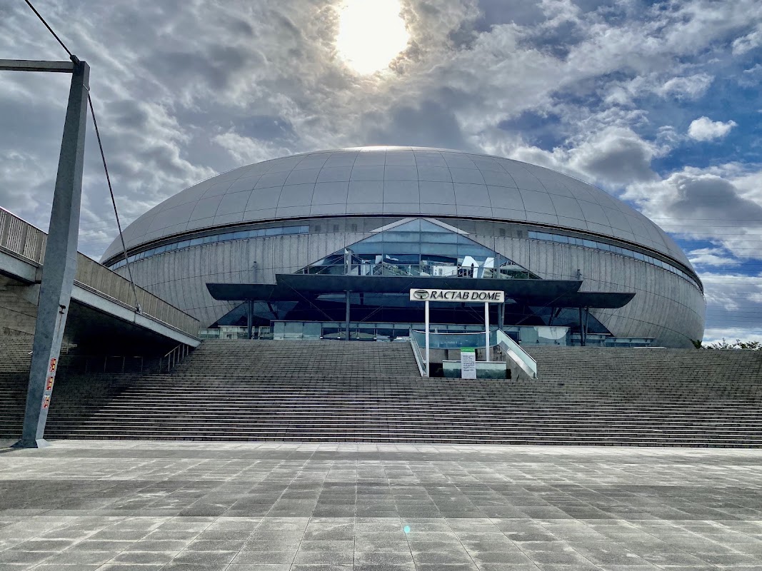 Osaka Prefectural Kadoma Sports Center (Namihaya Dome) exterior — Kadoma, Osaka 571-0059, Japan