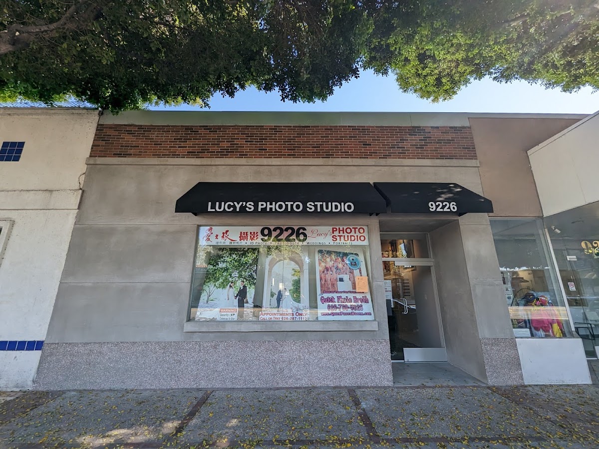 Lucy's Photo Studio: Google Places image 5