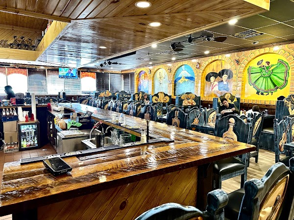 EL MARIACHI COMMISSARY exterior