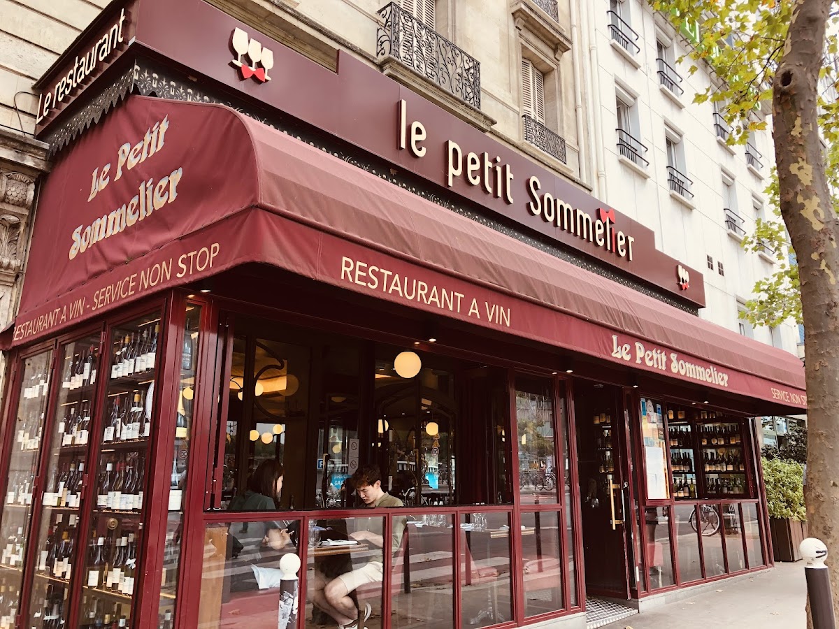 Le petit sommelier de Paris, vue extérieure