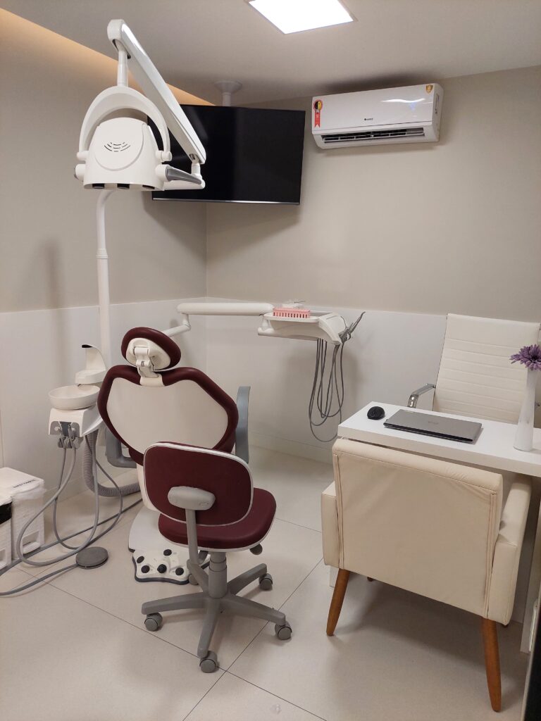 Dr. Nicolas Nicchio - Implantes e Próteses - foto 2