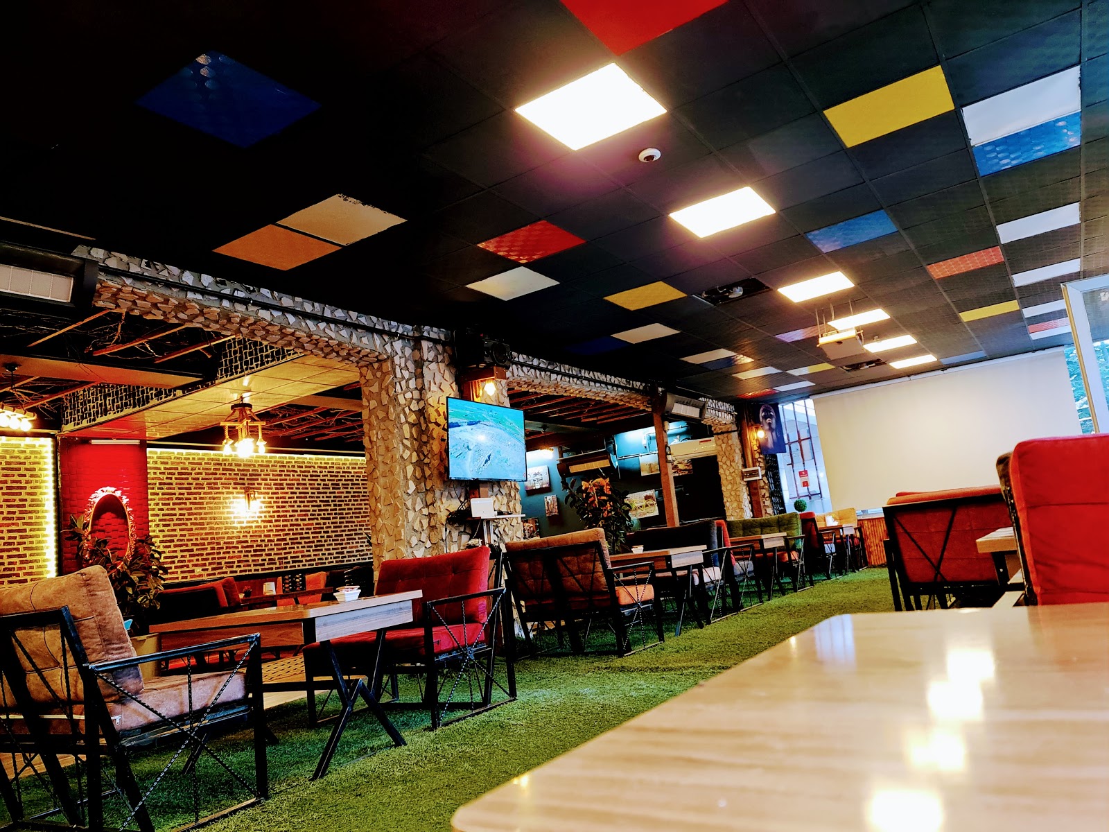 Cafe Palet mekanı