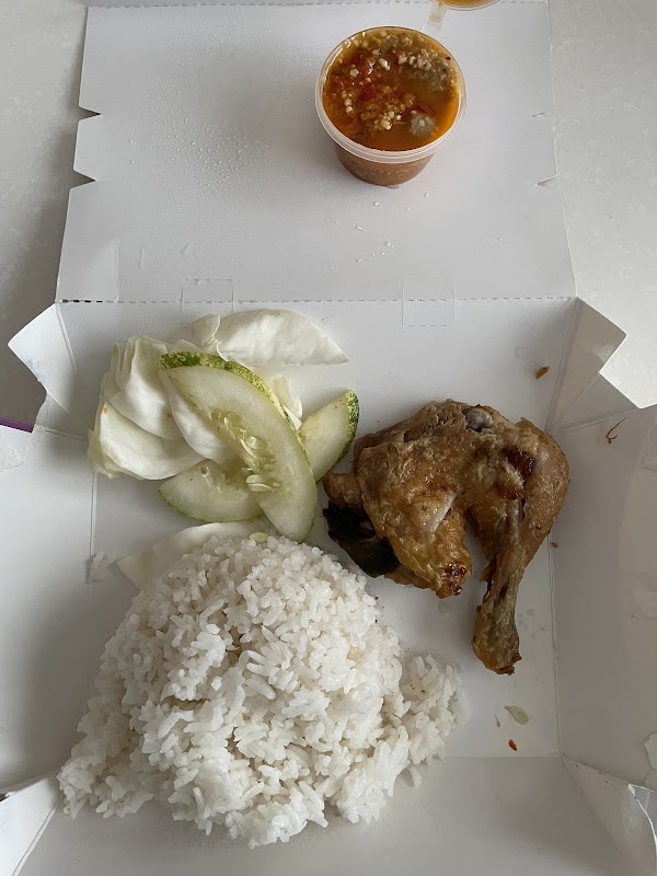 Ayam Gepuk Pak Gembus Keramat - Photo 1