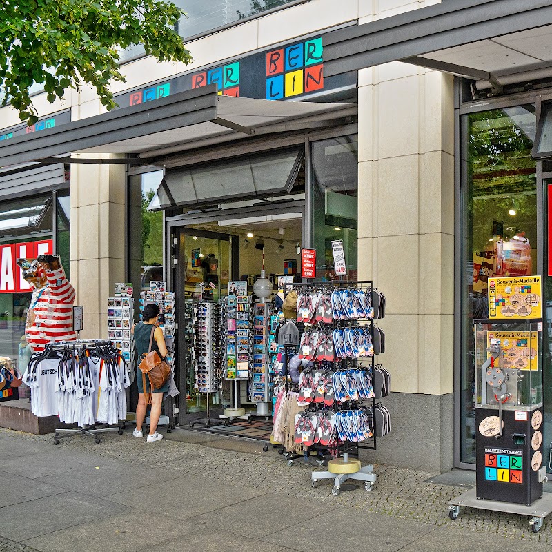 BERLIN Souvenir-Store - DomAquarée