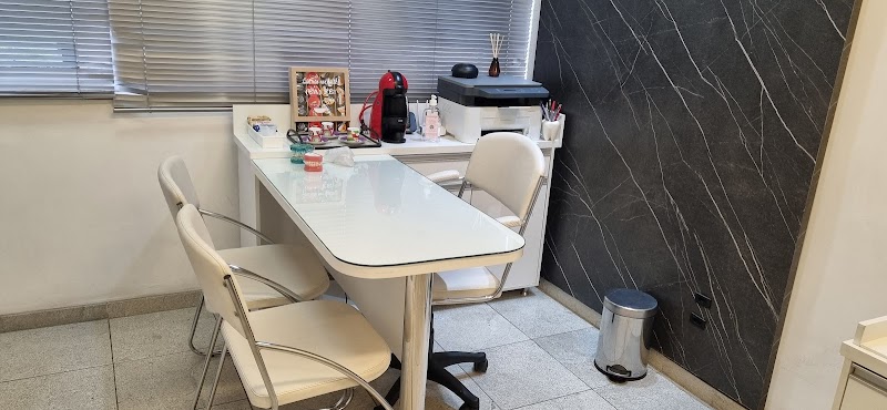 Dra Luciana Costa - Dentista, Ortodontia, Invisalign - foto 3