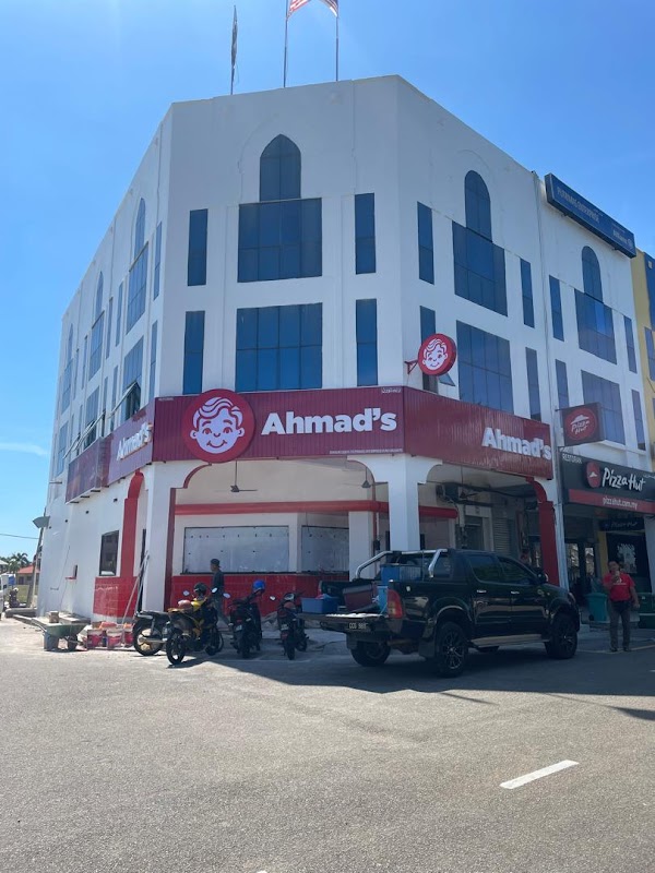 Ahmad's Fried Chicken Rompin