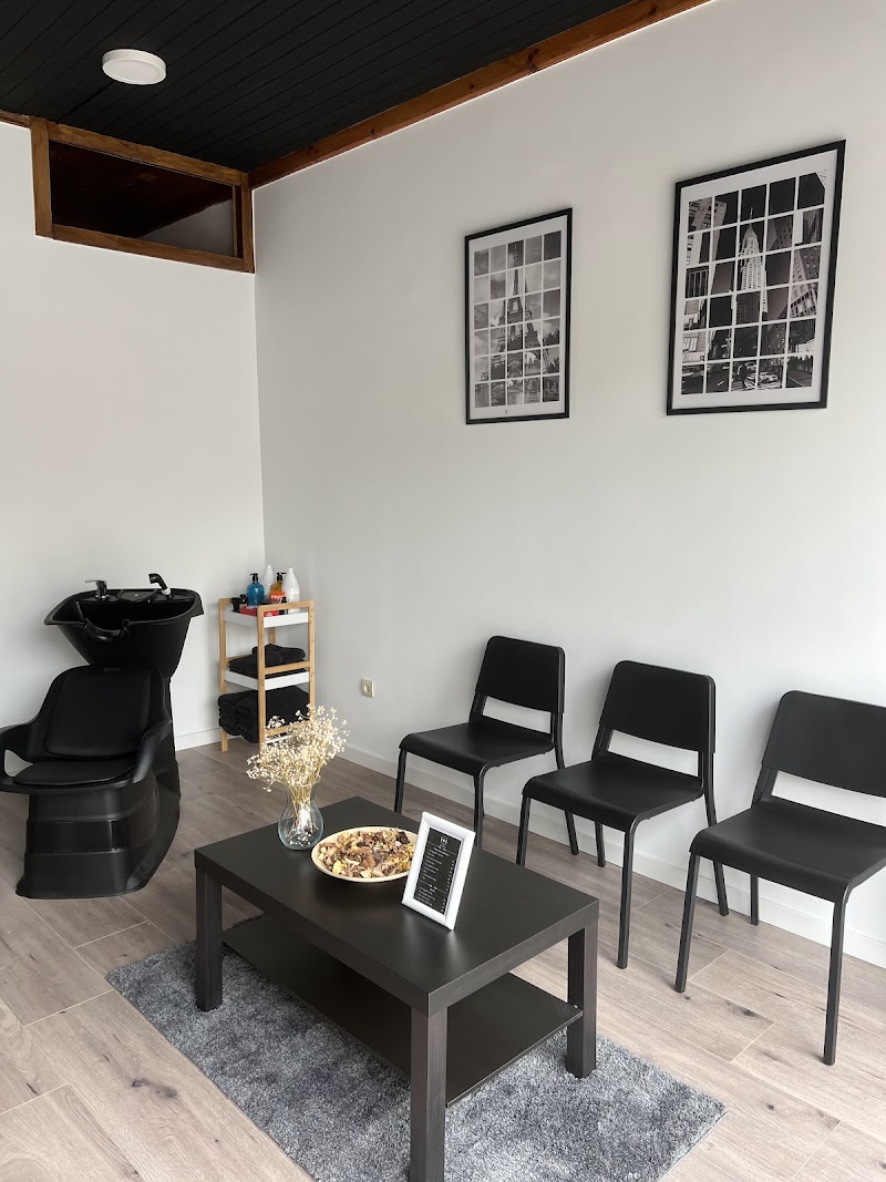 H Barber Tui photo 2