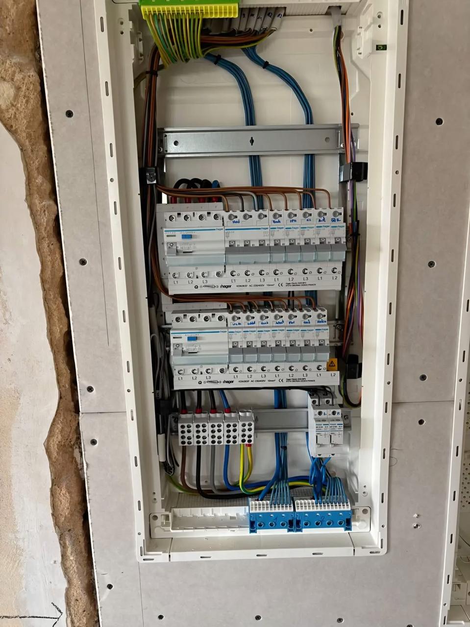 L.M.R.C Eletricista eng